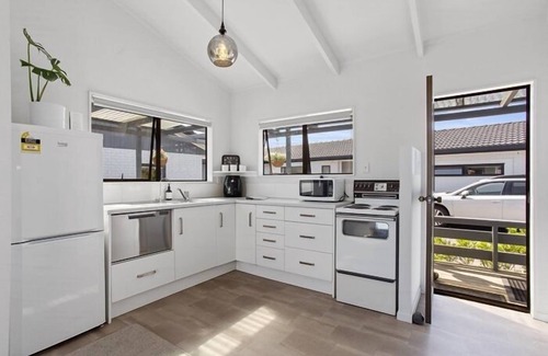 Whangamata Casa | Beverley Hills Cottage - in Whangamata