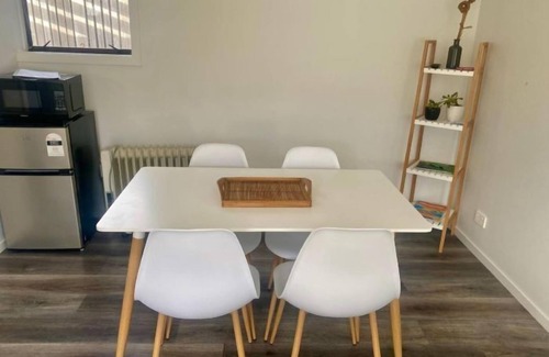 Whangamata Casa | Beverley Hills Studio Apartment