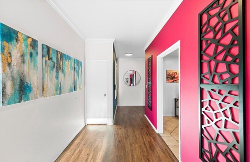 Beverly Grove Apartamento | Beverly Hills Chic 2 bed 2bath with Patio and Parking 309