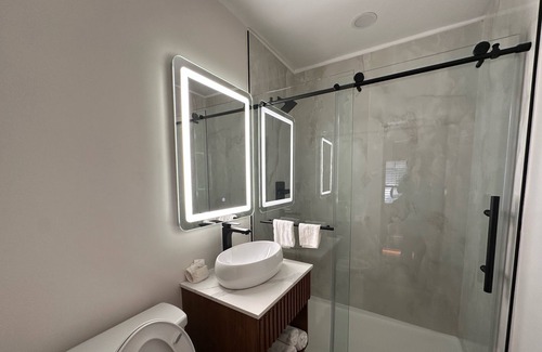 Fairfax District Hotel | Bevonshire Lodge Motel