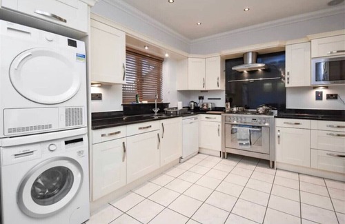 Milton Keynes Casa | Bewd House - Fast Wifi, SmartTV Balcony, Parking