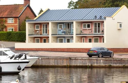 Wroxham Casa | Bewick Swan - Ukc2111