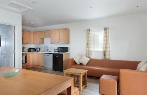 Wroxham Casa | Bewick Swan - Ukc2111