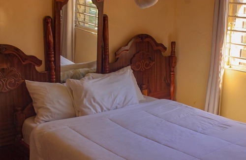 Lusaka Cabina | Beyond Horizon Lodge