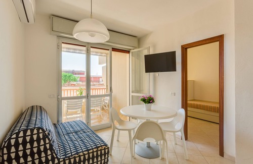 Principina a Mare Apartamento | MÁS ALLÁ DE APARTAMENTOS MAR - AMPLIO APARTAMENTO
