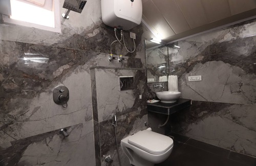 Fagu Hotel | Beyond Stay Himalayan Cottage Kufri