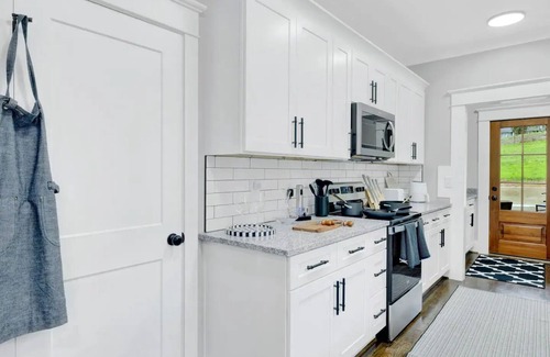 Norwood Casa | #BhamChic: Cama King con vista al parque: Cerca de Top Golf, BJCC y El centro