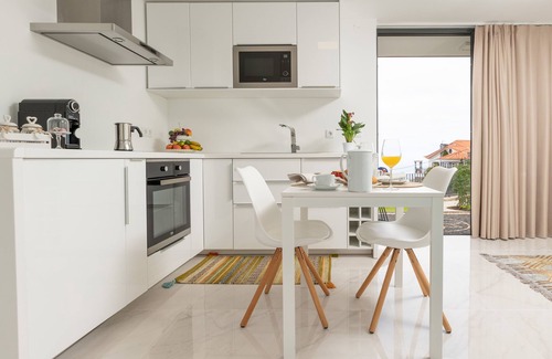 Arco da Calheta Casa | Casa Melinho Lotus - Refinamiento moderno y confortable - Vista al mar - Wifi gratuito