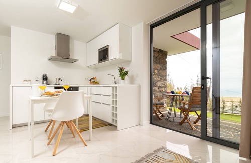Arco da Calheta Casa | Casa Melinho Lotus - Refinamiento moderno y confortable - Vista al mar - Wifi gratuito