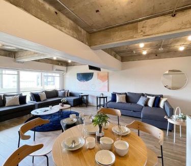 Hiroshima City Centre Apartamento | bHOTEL Dai3Himawari - Amazing Dome View 30 sec PeacePark, Up to 10 ppl