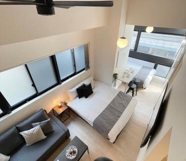Hiroshima City Centre Apartamento | bHOTEL Nekoyard - Modern Loft Studio Steps from Peace Park