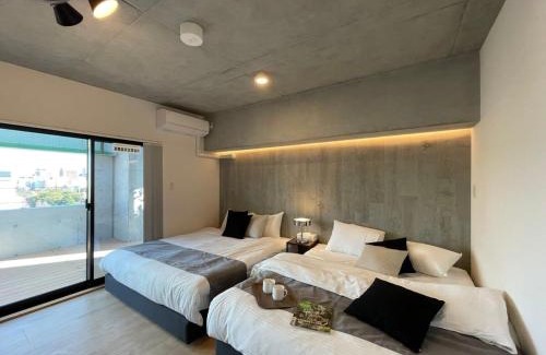 Hiroshima City Centre Apartamento | bHOTEL Nekoyard - Scenic Penthouse Studio with Jacuzzi & Spacious Terrace