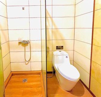 Downtown Ho Chi Minh City Hotel | BI SAIGON HOTEL - Bui Vien WALKING STREET