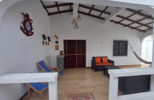 Salinas Casa | Bia & Alan's house