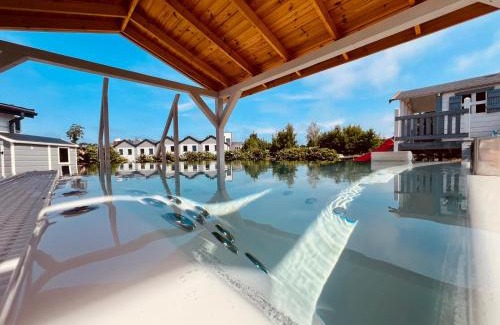 Rewal Cabina | Biale Domki Paula Rewal - Domki z klimatyzacja, w obiekcie Jacuzzi i darmowe Wifi!