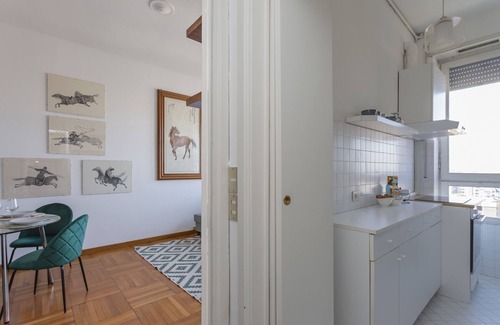 Porta Tenaglia Apartamento | Biancamano Skyline view - 13th floor 1 bdr with balcony in Moscova/Sempione