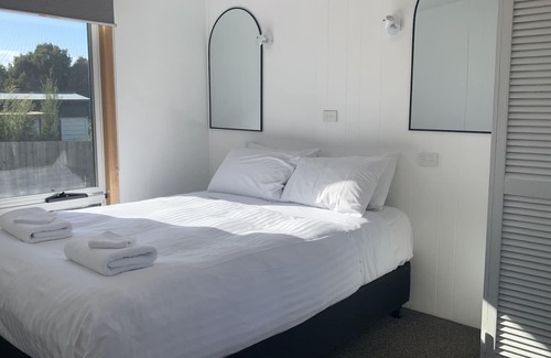 Bicheno Cabina | "Bicheno, Villa" - family accommodation close to everything