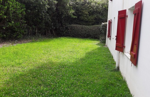 Bidart Apartamento | Jardín Apartamento, Uhabia playa cerca del casco antiguo de Bidart.