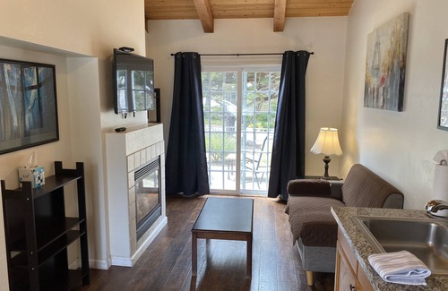 Pacific Grove Hotel | Bide-A-Wee Inn