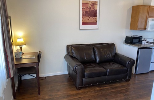 Pacific Grove Hotel | Bide-A-Wee Inn