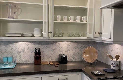 Chico Casa | Bidwell Bijou: Luxurious home 1 block from Bidwell Park & Downtown.