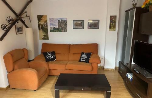 Biescas Apartamento | BIESCAS Todas las comodidades y más GAS, GARAJE , TRASTERO, CENTRO, WIFI,