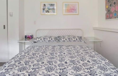 District of North Vancouver Casa | Big 2-Bedroom Suite in Nature - Pets Allowed