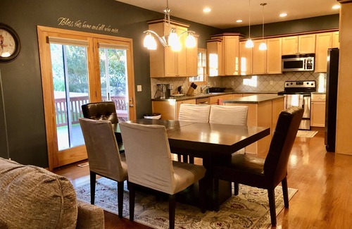 Lincoln Casa | Big 3,300 sqft beautiful 4BR 3.5BA house at beautiful neighborhood