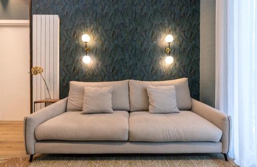 Egia Casa | BIG 4 ROOMS in a Centric Home Parking Included