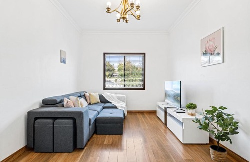 West Ryde Casa | Big and Comfortable 3 Bedrooms Home