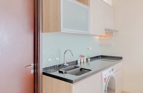 Cikini Apartamento | Big and Cozy 1BR with Working Room Menteng Park Apartment