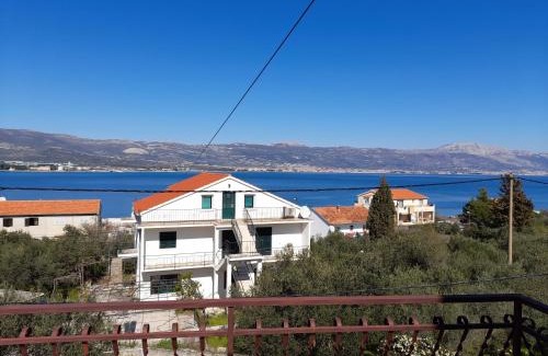 Arbanija Apartamento | Big apt w large terrace&great sea view close beach