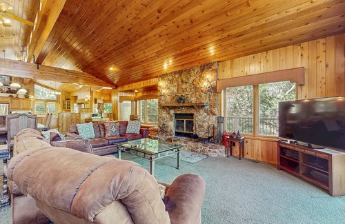 Fawnskin Cabina | Big Bear 7th Heaven #714