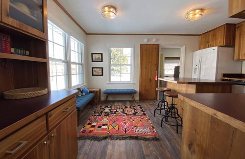 Blanding Casa | Colorful BIG Bear Home 5br 2ba-Epic Art!