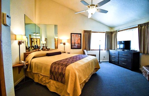 Big Bear Lake Complejo | Big Bear Lake, New low price 1 Bdrm/2 Bath Condo over Christmas, Snow Lake Lodge