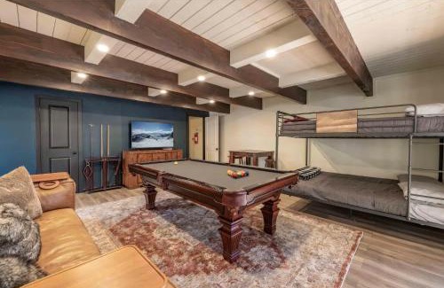 Whispering Forest Casa | Big Bear Retreat w Fire Pit Deck & Cabin Vibes