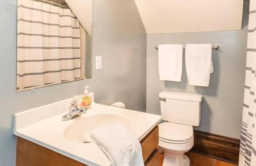 Savannah Victorian District Casa | Big Blue House - Both Units - Near Forsyth Park
