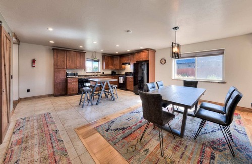 Moab South Valley Casa | Big Blue - Moab's Adventure Basecamp!
