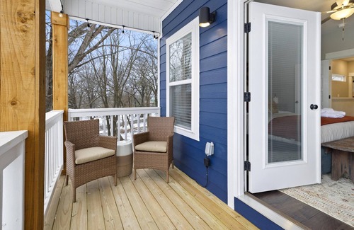 Downtown Casa | Big Blue on Main-hot Tub-less Than 1 Mi to Square