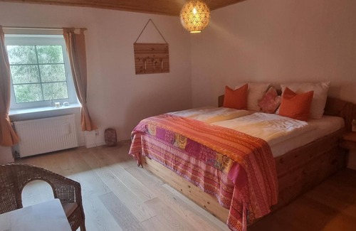 Krov Cama Y Desayuno | Big Buddha - Guesthouse Natural Mosel