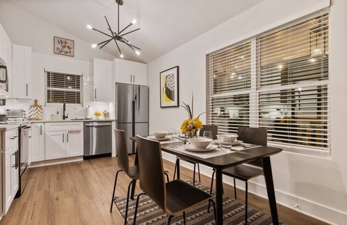 East Side Casa | Big City Casita | Bright & Airy in Hip ATL Area