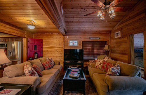 Fort White Cabina | Big Cypress Lodge on Sante Fe River-Sleeps 14, Bring horses, RV and your boat!