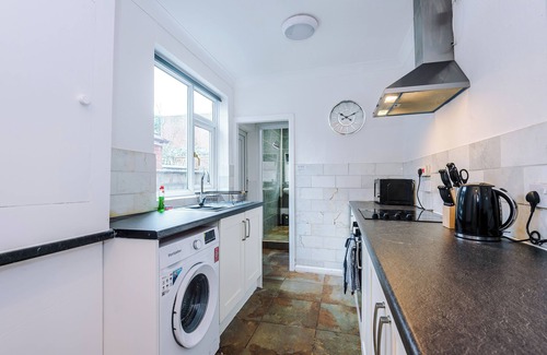 Forsbrook Casa | BIG Daily Discounts, 25 mins to Alton Towers!, Ideal for Families/Big Parties!