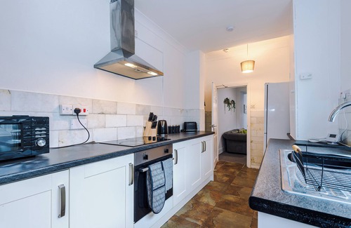 Forsbrook Casa | BIG Daily Discounts, 25 mins to Alton Towers!, Ideal for Families/Big Parties!