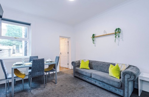 Forsbrook Casa | BIG Daily Discounts, 25 mins to Alton Towers!, Ideal for Families/Big Parties!