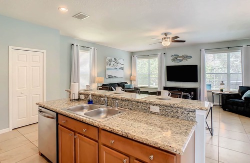 Lake Berkley Casa | ***Big Disney Family Home!*** Sleeps 12! Private Pool, Spa and Game Room!