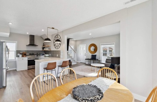 West Des Moines Casa | Big Groups/Spacious/4BD/2A