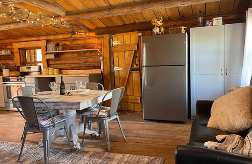 Glen Cabina | Big Hole Riverfront Retreat – A Secluded Fishing Paradise with 4 Cabins