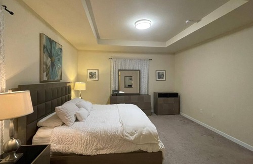 Miami Lakes Casa | Big house centrally located in a private community