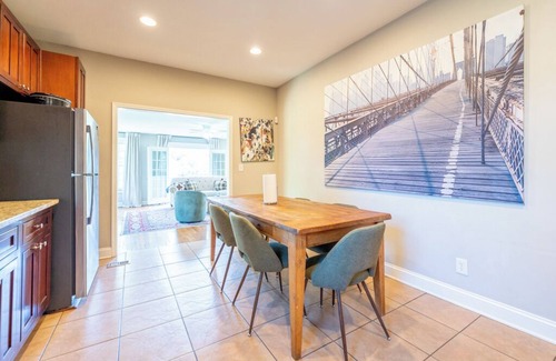 Southmoreland Casa | Casa familiar y grupal cerca de Westport Plaza Downtown
